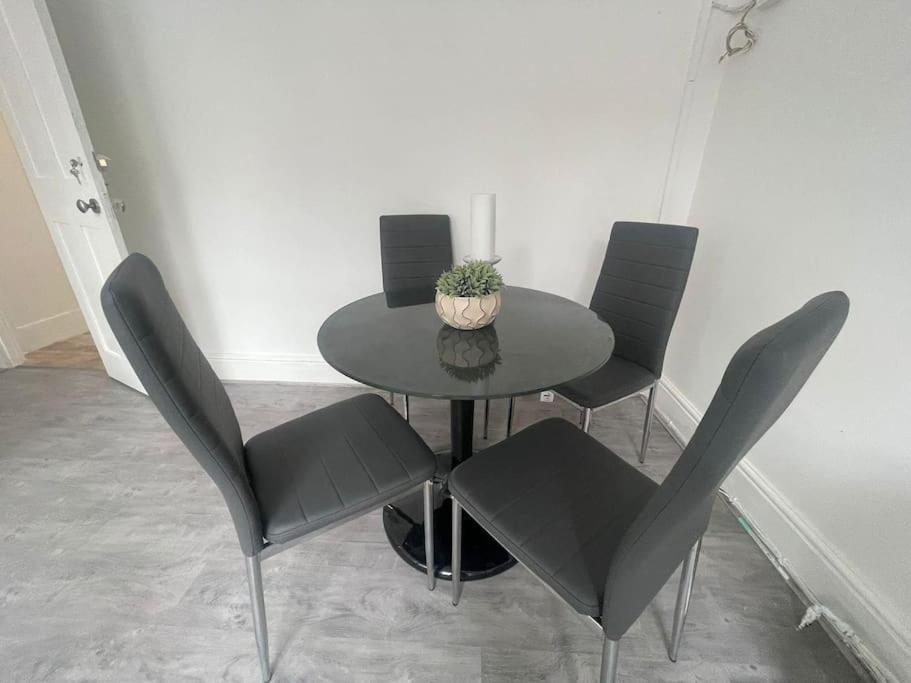 דירות לונדון Charming 2 Bed Flat On Tower Bridge מראה חיצוני תמונה